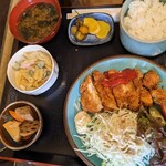朝野 - トンカツ定食全景♪凄いボリューム(⁠^⁠^⁠)