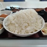 四日市ヒモノ食堂 - ごはん大盛り無料