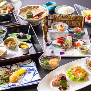 Enjoy the season with seasonal ingredients including fresh seafood purchased from Nagahama Market