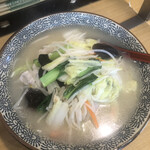 Shanshan Gyouzabou - 野菜たっぷり湯麺(薄味過ぎる)