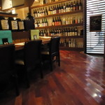 旬鮮炭火焼 獺祭 - ジャズが似合う店内