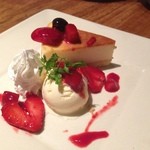 TORIKUI - ◆自家製ベイクドチーズケーキ～ベリーBeryソース～