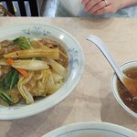 北珍 - 中華丼870円