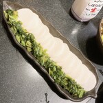 三酉屋 - 長芋スライスわさび菜添え528円