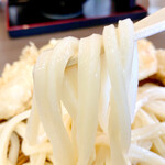 手打ちうどん 大蔵 - かしわ天ざるうどん（麺リフト）