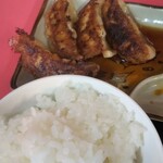 ふじラーメン - 餃子、ご飯