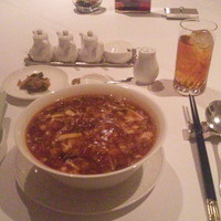 鴻臚 - 酸辣湯麺