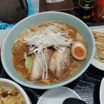Hokkai Ramen - 醤油ラーメン大盛‼️ナカナカのボリューム。スープが胃に染みる…‥