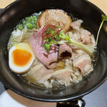 Ramen Sutorito Sakura - 4月限定、牛骨醤油ラーメン