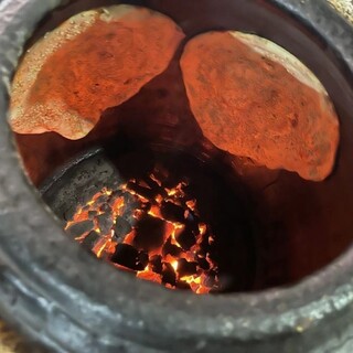 本場炭窯を使うことで、食材本来の旨味を閉じ込め焼き上げます！