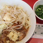 ラーメン二郎 - 汁なし半分＋ニンニク少し＋青ネギ