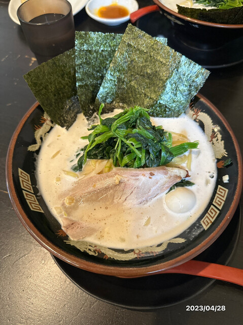 Yokohama Iekei Ramen Shinzan Matsuyamachiten