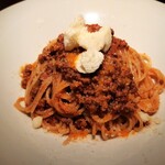こっくり奥深いコクがたまらない！スパゲッティ、モッツァレラチーズ入り牛肉のラグーソース