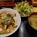 やきとり大吉 - 大吉丼+サラダ+味噌汁♪