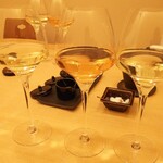 Aomori Shamorokku Washoku Dokoro Nagomi - 白ワイン「マンズティエラ甲州シュールリー」、「津軽ワインホワイトスチューベンクラシック2020」、「サヴォワ フランジー」