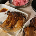 第3酒場 - 餃子　半分食べたあと