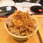 天ぷら およべ - 国産和牛すき焼きの半熟卵天めし