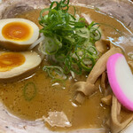 ラーメン ◯セ - とんこつ醤油チャーシュー　煮玉子