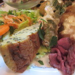 ジュイップ - ローストビーフ、春菊のオムレツ他