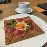 Petit ami cafe creperie & brasserie - 