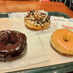 Krispy Kreme Doughnuts - チョコチップクッキー(270円)、オールドファッション　チョコレート(230円)、オリジナル・グレーズド(190円)