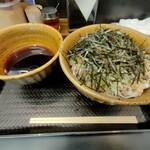 なぜ蕎麦にラー油を入れるのか。 - 