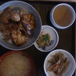Tori Dokoro Mitori - 焼き鳥丼