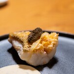 Maison KEI - 2023.4 白甘鯛の鱗焼き フロマージュブランのソース