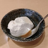 すし 堺 - お通し（寄せ豆腐）