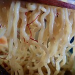 Kitano Menkoubou - 〈つけ麺〉麺はちぢれて中太？、穀粒らしいのがねりこまれてるように見えましたミャ