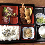Tsukumi - 松花堂弁当（１１００円）