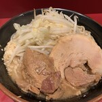 ラーメン二郎 - ラーメン  麺少なめ、にんにく少し
