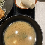 とんかつ ながた園 - お味噌汁(おかわり自由)