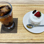 cafe GRANBERRY - 「アイスティー」385円税込み♫、「ショートケーキカップ」440円税込み♫