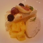 沖縄産ﾊﾟｲﾅｯﾌﾟﾙ ｺｺﾅｯﾂｼﾞｪﾗｰﾄ添え×ケーキ☆