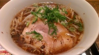 ちゃぶ屋 とんこつらぁ麺 ＣＨＡＢＵＴＯＮ - 醤油ラーメン(680円）