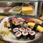 Tsukiji Sushikou - お陰で、握りは控えめなセットで充分と言うことに相成りました。