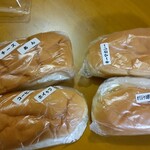 福田パン みたけ店 - キーマカレーとごぼうサラダだけがシールの貼り方が違う。これがハーフだったかな？