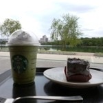 スターバックスコーヒー 福岡大濠公園店 - チョコレートブラウニー抹茶クリームフラペチーノとデビルズケーキ