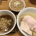 麺屋鈴春 - 鶏豚魚つけ麵＋鶏挽肉丼