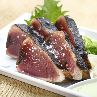 本場の味！焼きたて鰹の藁焼きたたき！！
