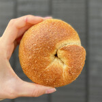 ラコルタ カフェ ベーカリー - 全粒粉豆乳ベーグル　172円