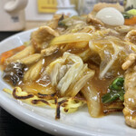 中華食堂 東魁 - パリッと焼き目の良い中華麺とあんかけのマッチングが最高です