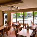 カフェドゥスヴェニール - 店内