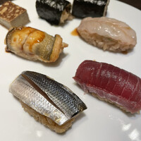 新宿 鮨 つむぎ - コハダ、赤身、穴子、エビの握り、
                    干瓢巻き、たまご