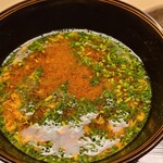 道人 - ⑰赤出汁
      詳しく聞けて無いのですが、濃すぎることはありません。
      白ご飯とお味噌汁の組み合わせでさえ幸せ