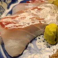 道人 - ④真鯛(兵庫県明石産、雌)
                    中嶋大将が柵から切り出す時の薄皮が着いた状態の美しさで極みの個体ではないか？と推測
                    個体が良いとは言え、6時間寝かせでこの活かった感じと旨みの両立は素晴らしいに尽きる