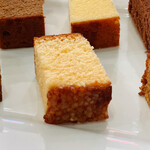 カフェドゥスヴェニール - 名誉総裁賞ざらめカステラ