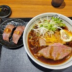 203727200 - 近江牛赤身にぎり、近江牛黒ラーメン