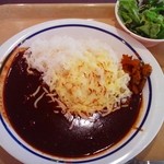 Eat it! - 炙りチーズカレー￥８５０（サラダ付）